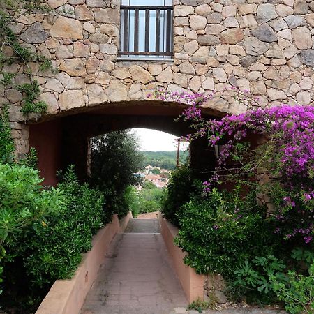 Calarossa Sardinia Apartments Isola Rossa Bagian luar foto