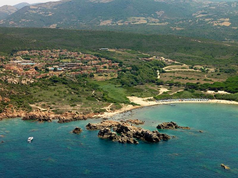 Calarossa Sardinia Apartments Isola Rossa Bagian luar foto