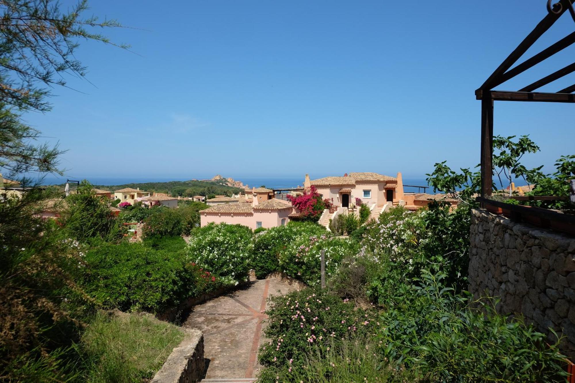 Calarossa Sardinia Apartments Isola Rossa Bagian luar foto