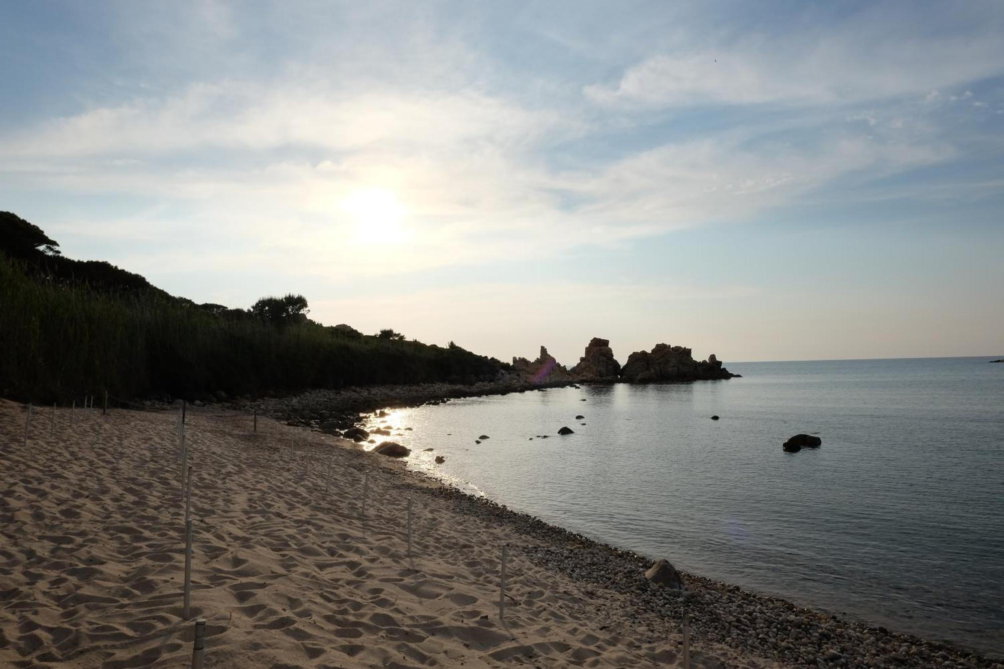 Calarossa Sardinia Apartments Isola Rossa Bagian luar foto
