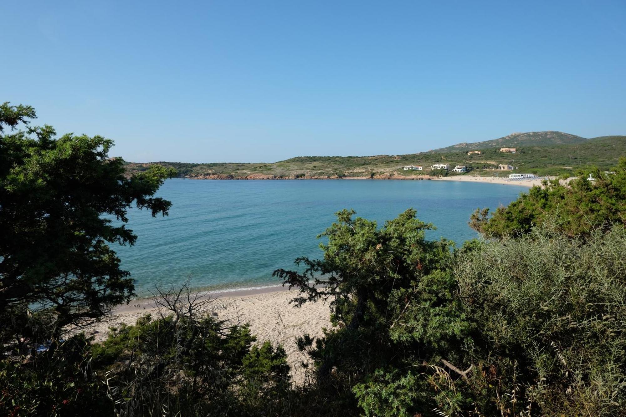 Calarossa Sardinia Apartments Isola Rossa Bagian luar foto