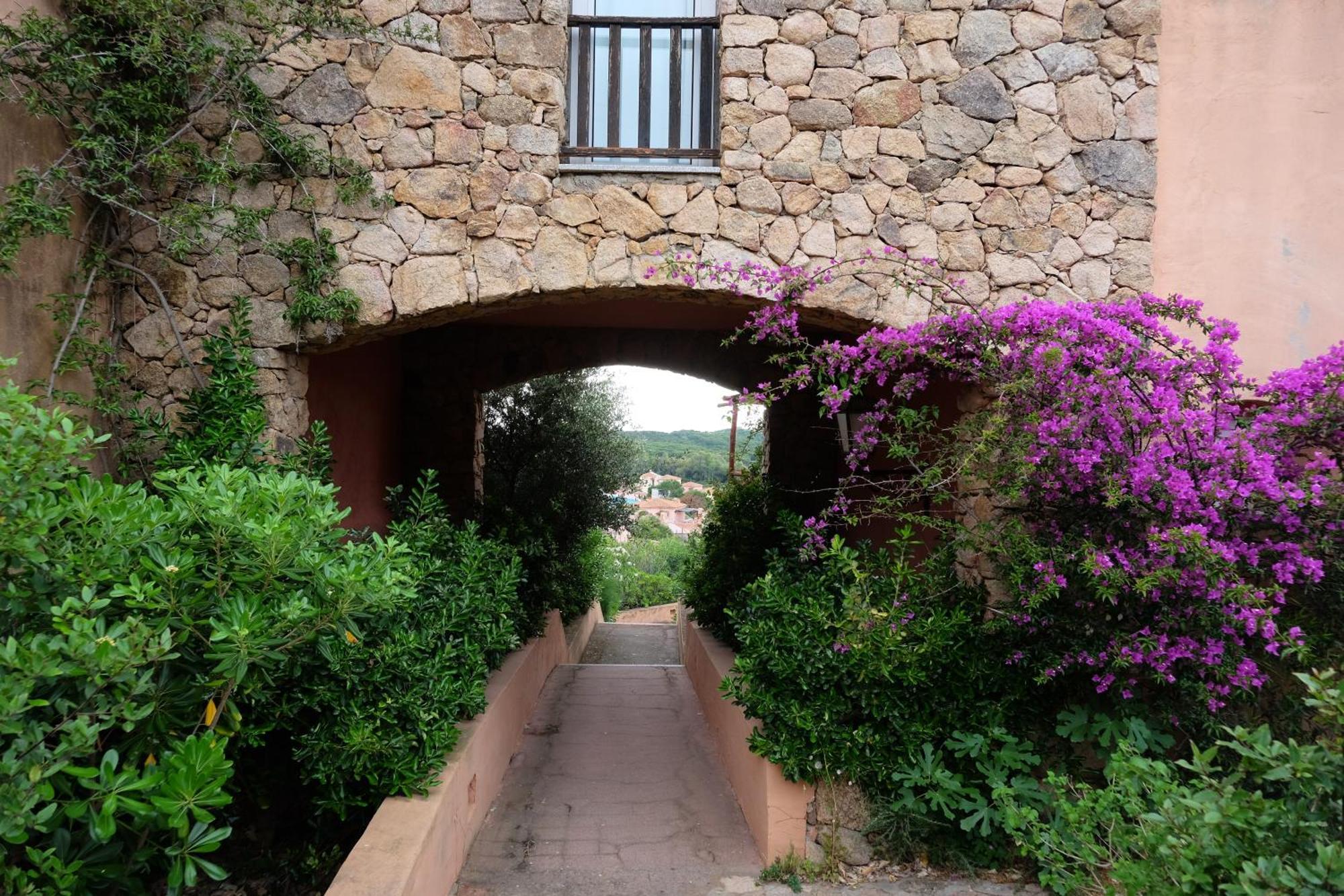 Calarossa Sardinia Apartments Isola Rossa Bagian luar foto